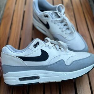 2024
Air Max 1 'Pure Platinum Dark Obsidian'
